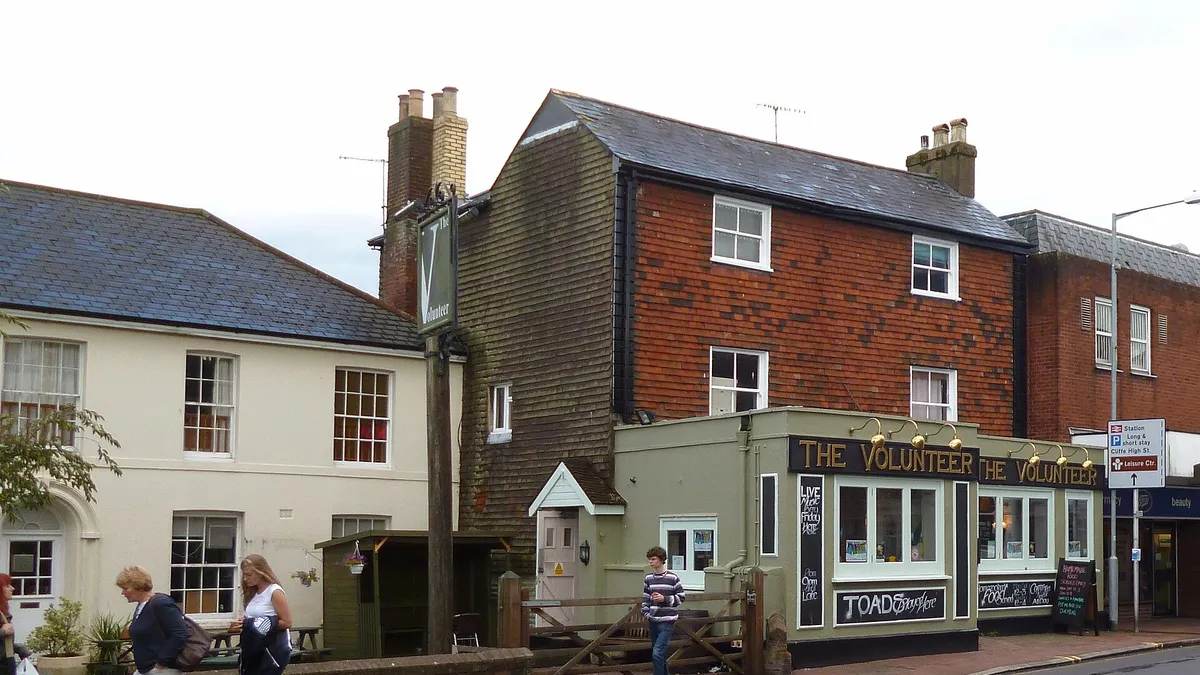 The Volunteer, Lewes